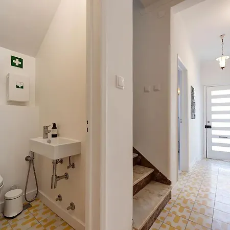 בית הארחה Casa - Unique Townhouse In The Centre Of With Beautiful Rooftop Terrace פורטימאו